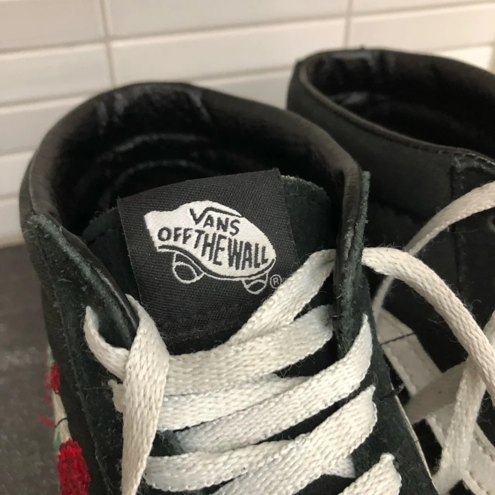 🥳HOST PICK🥳 Vans suede unisex floral high tops - Picture 5 of 10